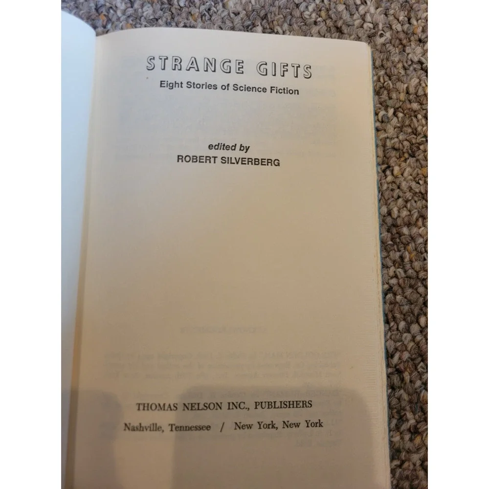 Strange Gifts: Eight Stories of Science Fiction (BCE) by Robert‎ A. Silverberg